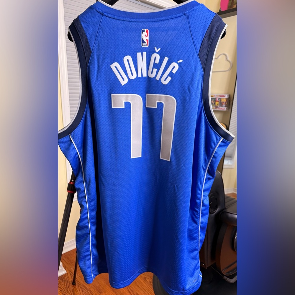 Gorgeous, Luka Doncic, Dallas Maverick Swingman Jersey!!!